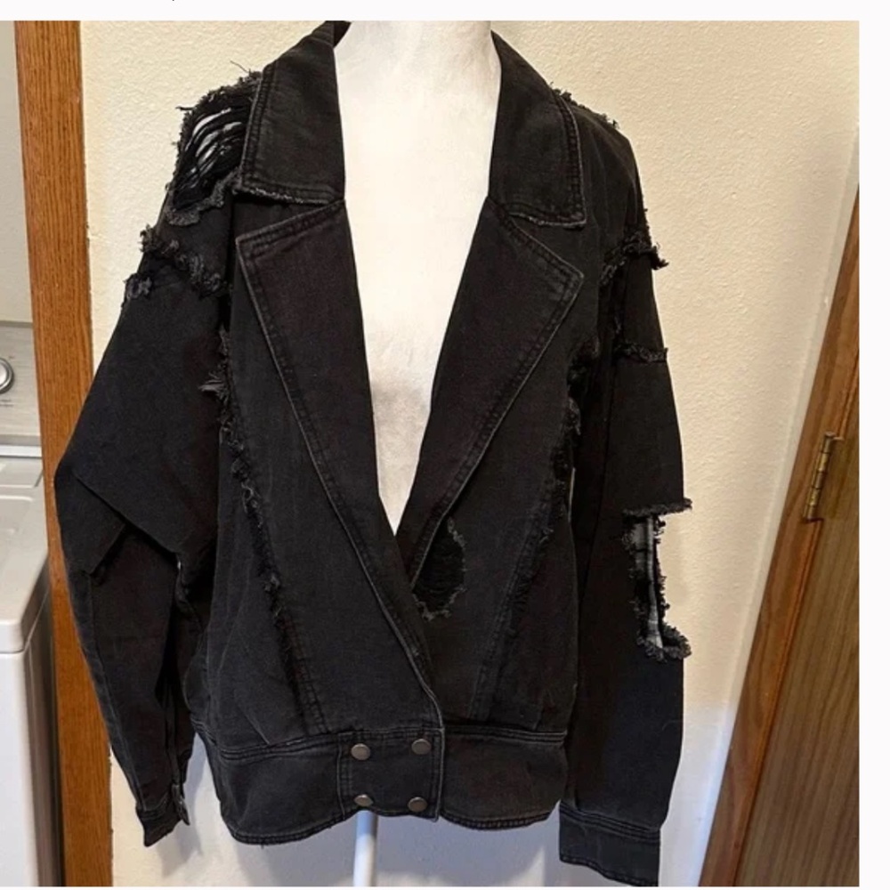 🌼 Easel “ Danny “ Easel Distressed Denim Moto Style Jean Jacket 61 - Picture 6 of 8